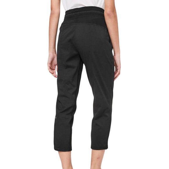 Lululemon Dance Studio Crop size 4 *EUC - Picture 2 of 13